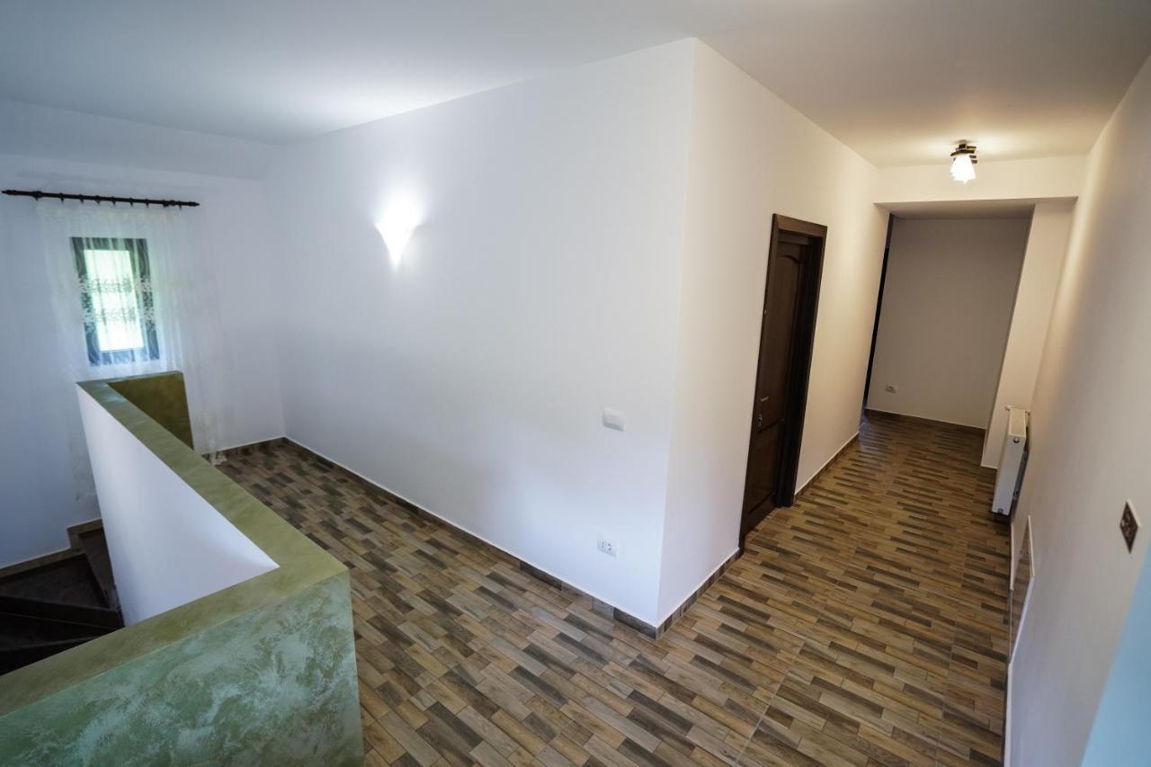 Pensiunea Trei Lalele Hotel